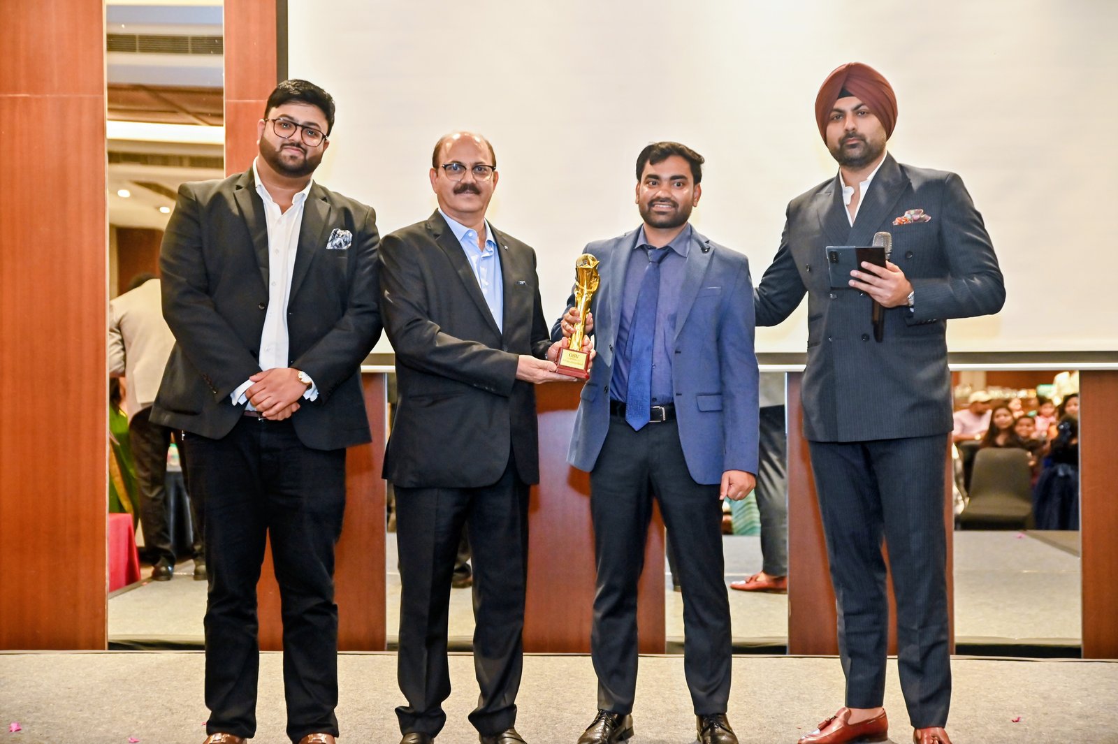 Best Contribution Award